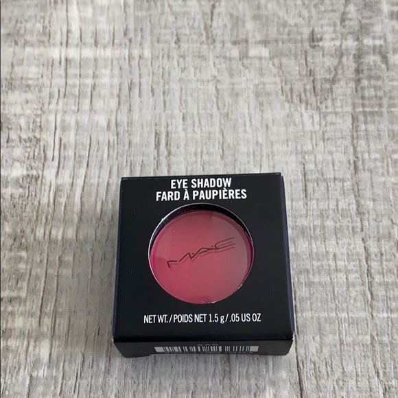 MAC Eye Shadow - Picture 3 of 3